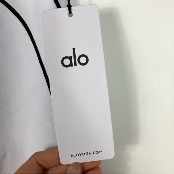 NWT Brand New ALO Airbrush High-Waist Heart Throb Leggings White Black Medium - Picture 13 of 14